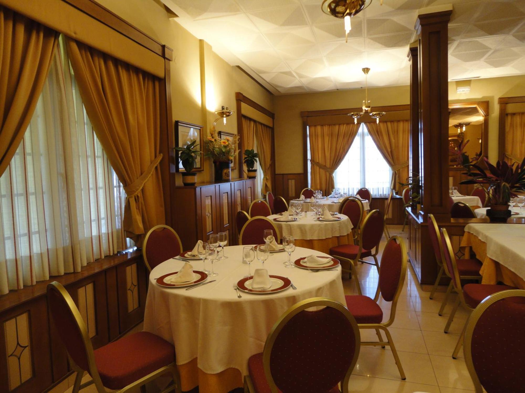 Hotel La Maruxina La Alameda de la Sagra Bagian luar foto