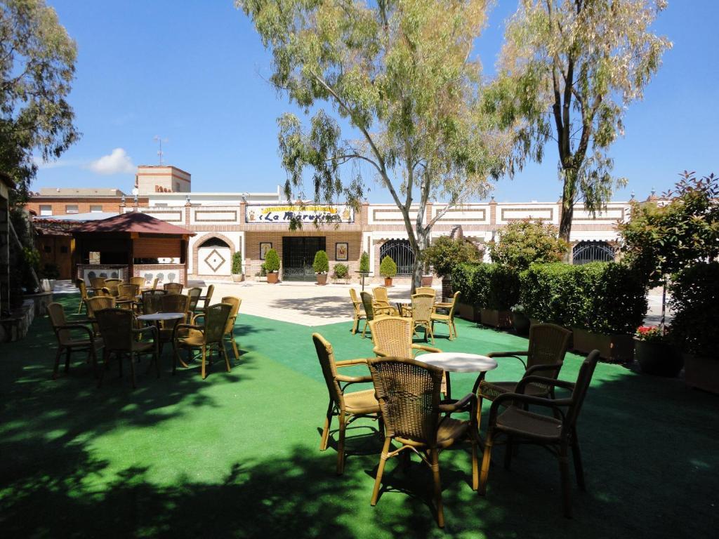 Hotel La Maruxina La Alameda de la Sagra Bagian luar foto